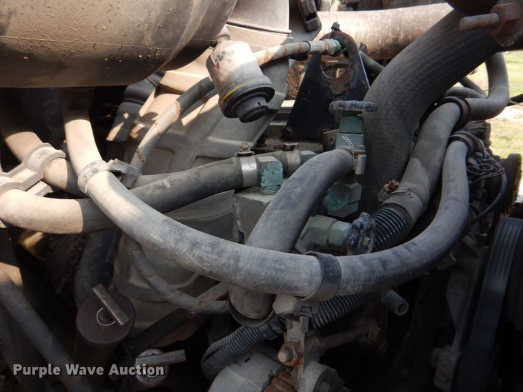 image for item KD9054 1993 International 8100  semi truck