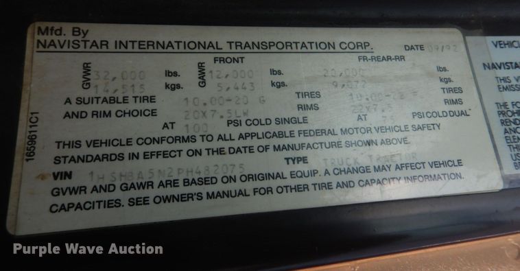 image for item KD9054 1993 International 8100  semi truck