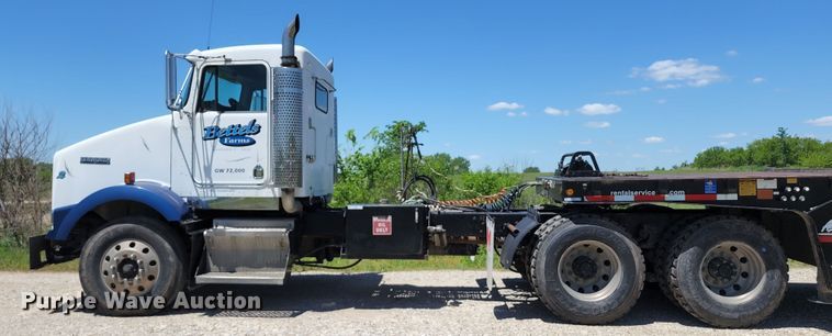 image for item KF9002 2003 Kenworth T800  semi truck