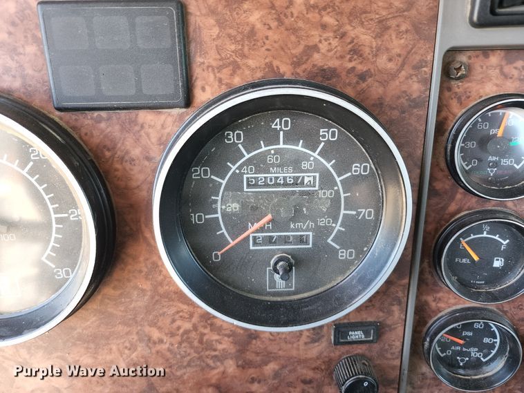 image for item KF9002 2003 Kenworth T800  semi truck