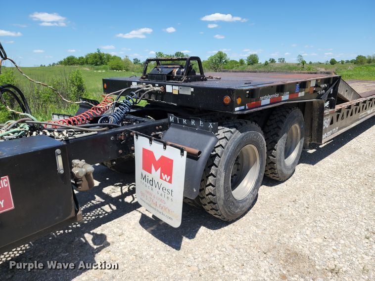 image for item KF9002 2003 Kenworth T800  semi truck