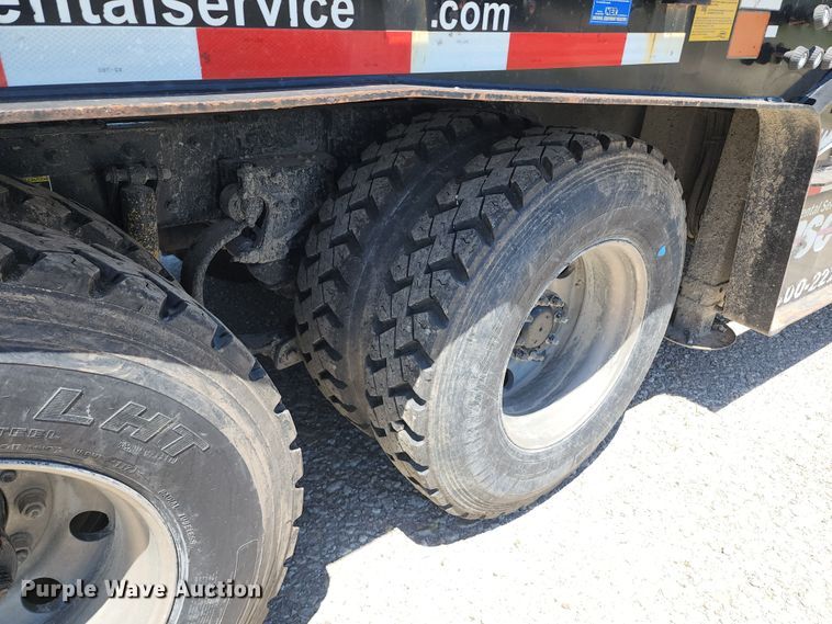 image for item KF9002 2003 Kenworth T800  semi truck