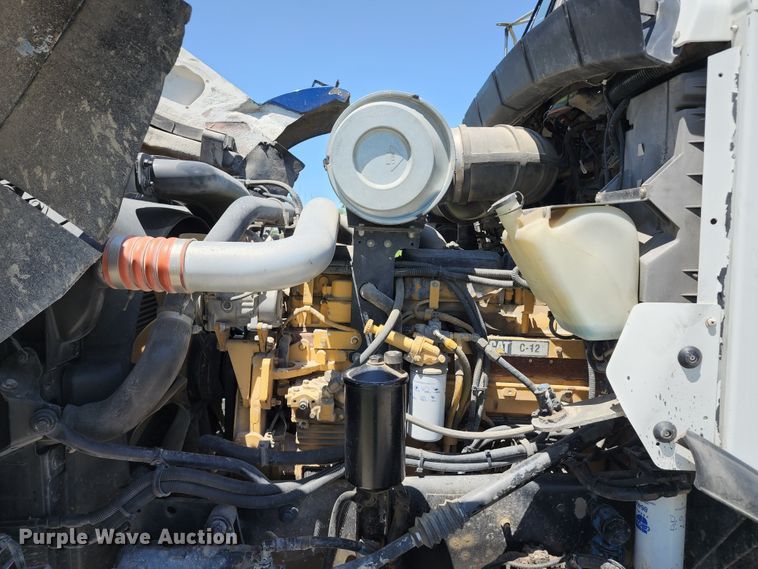 image for item KF9002 2003 Kenworth T800  semi truck