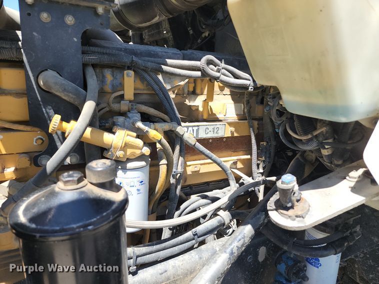 image for item KF9002 2003 Kenworth T800  semi truck