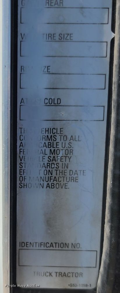 image for item KF9002 2003 Kenworth T800  semi truck