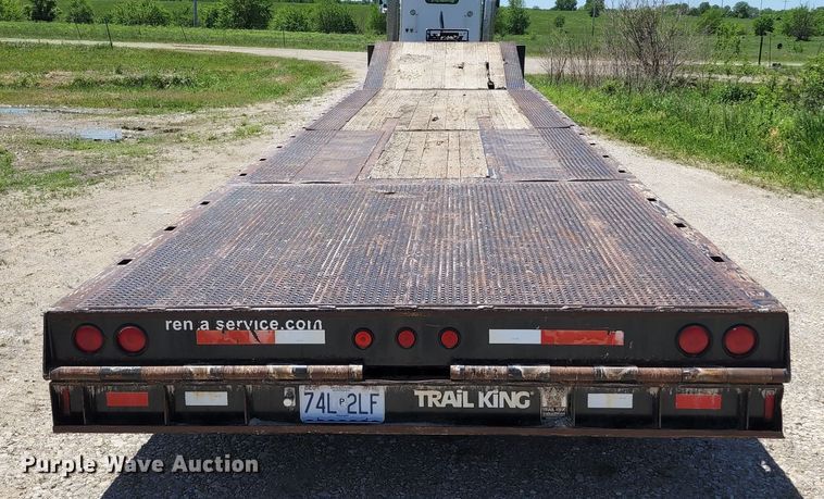 image for item KF9003 2004 Trail King TK70HT-482  equipment trailer