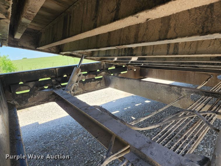 image for item KF9003 2004 Trail King TK70HT-482  equipment trailer