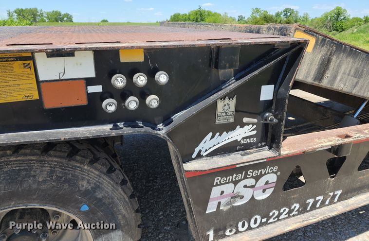 image for item KF9003 2004 Trail King TK70HT-482  equipment trailer