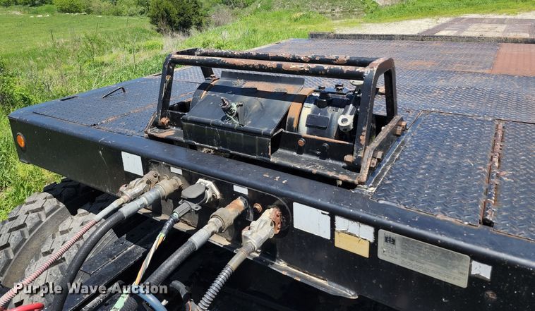 image for item KF9003 2004 Trail King TK70HT-482  equipment trailer