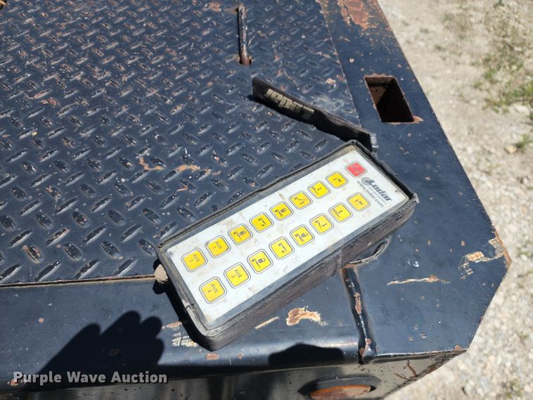 image for item KF9003 2004 Trail King TK70HT-482  equipment trailer