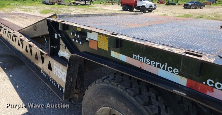 image for item KF9003 2004 Trail King TK70HT-482  equipment trailer