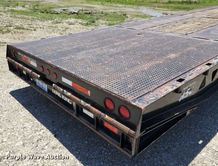 image for item KF9003 2004 Trail King TK70HT-482  equipment trailer