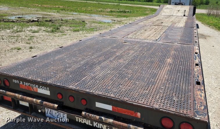 image for item KF9003 2004 Trail King TK70HT-482  equipment trailer