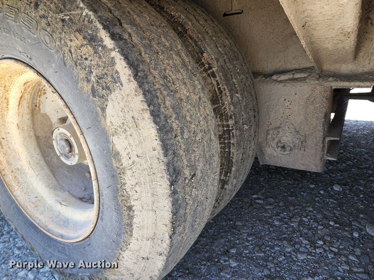 image for item KF9003 2004 Trail King TK70HT-482  equipment trailer