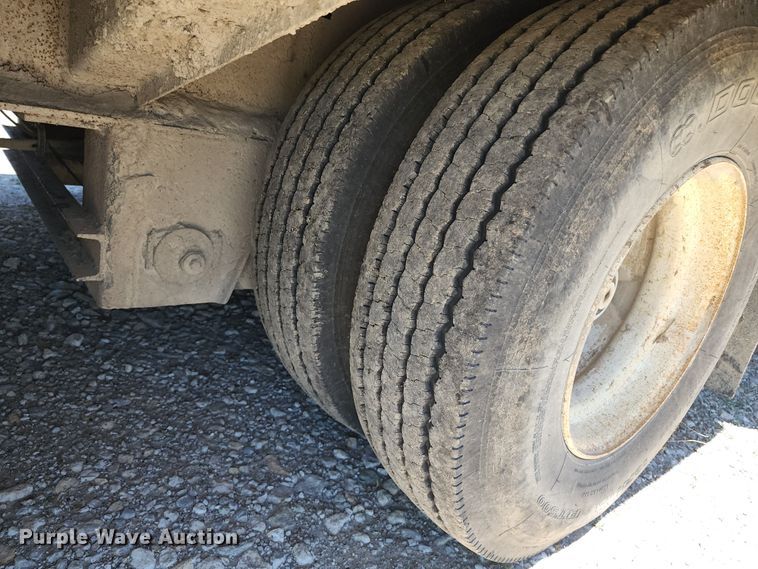 image for item KF9003 2004 Trail King TK70HT-482  equipment trailer