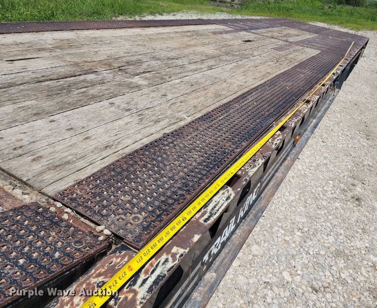 image for item KF9003 2004 Trail King TK70HT-482  equipment trailer
