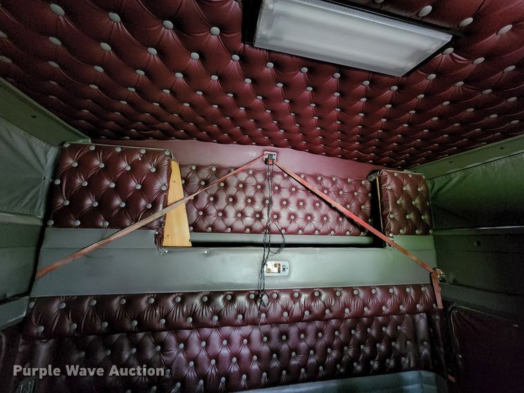 image for item KF9051 2003 Kenworth W900  semi truck