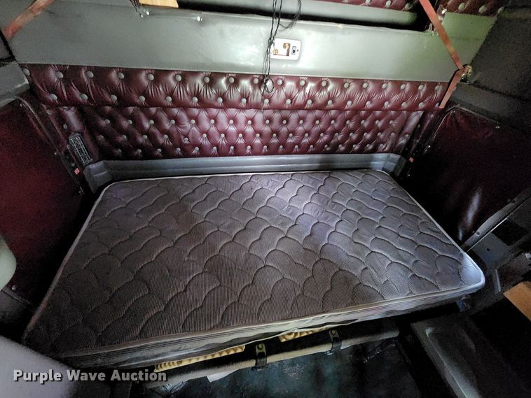 image for item KF9051 2003 Kenworth W900  semi truck