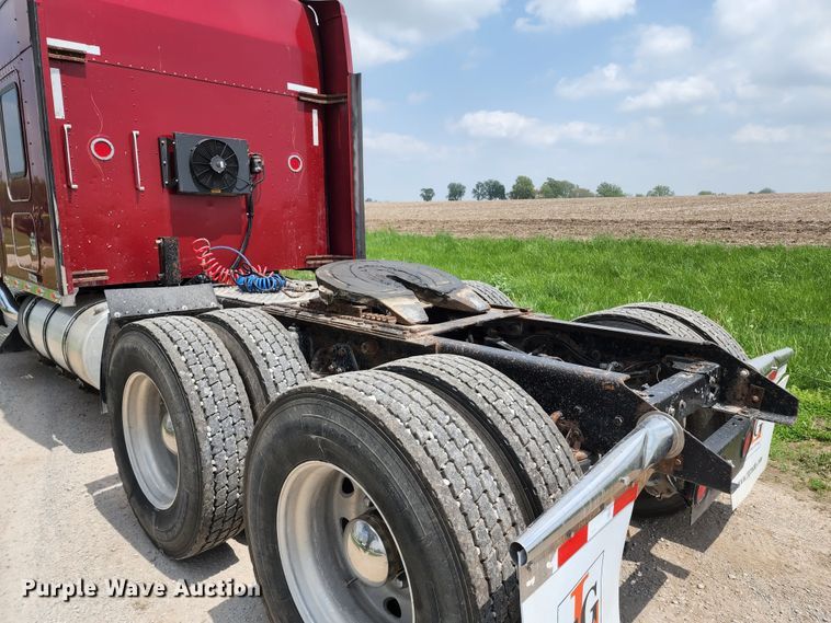 image for item KF9051 2003 Kenworth W900  semi truck