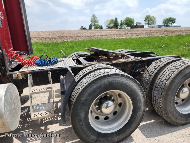 image for item KF9051 2003 Kenworth W900  semi truck