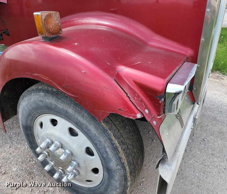 image for item KF9051 2003 Kenworth W900  semi truck