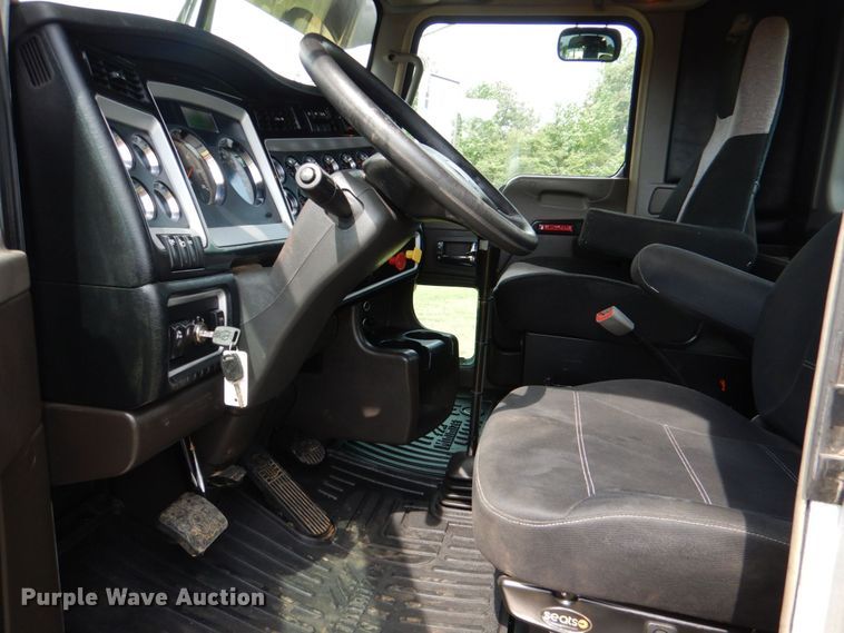 image for item KP9066 2018 Kenworth W900  semi truck