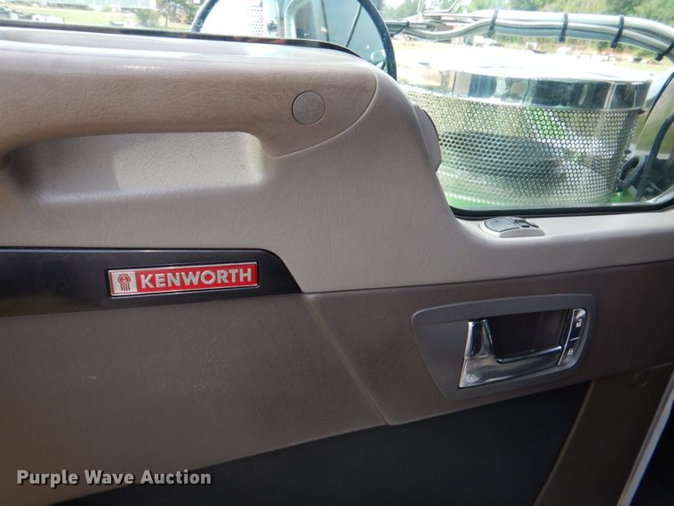 image for item KP9066 2018 Kenworth W900  semi truck