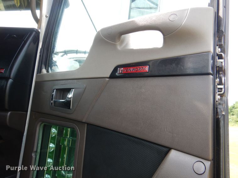 image for item KP9066 2018 Kenworth W900  semi truck