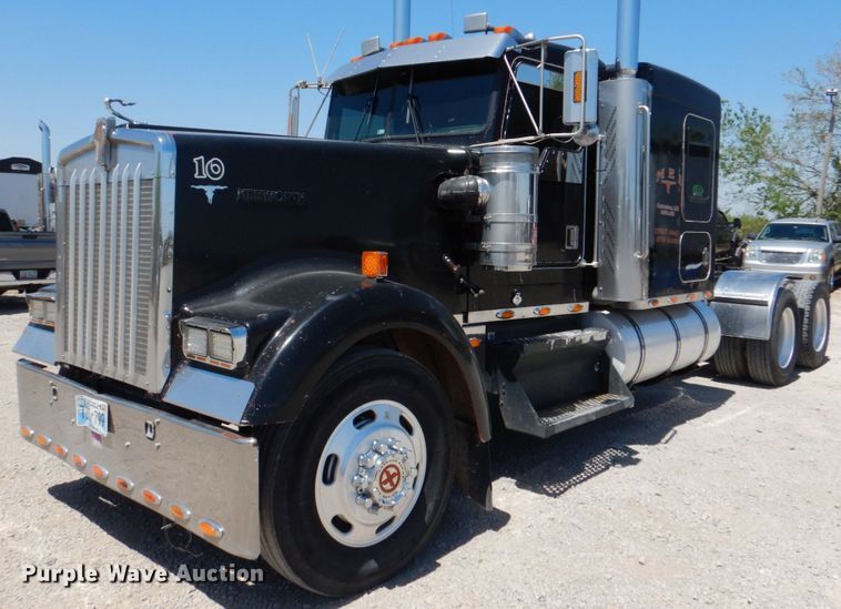 image for item KP9166 1996 Kenworth W900  semi truck