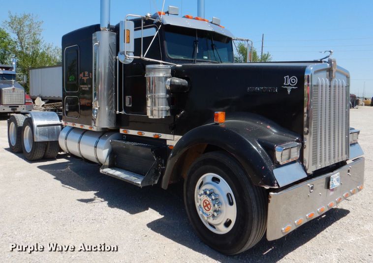 image for item KP9166 1996 Kenworth W900  semi truck