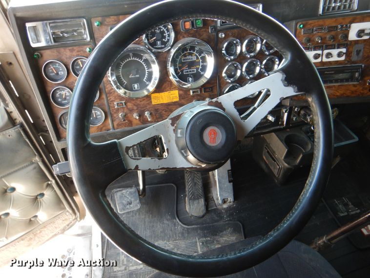 image for item KP9166 1996 Kenworth W900  semi truck