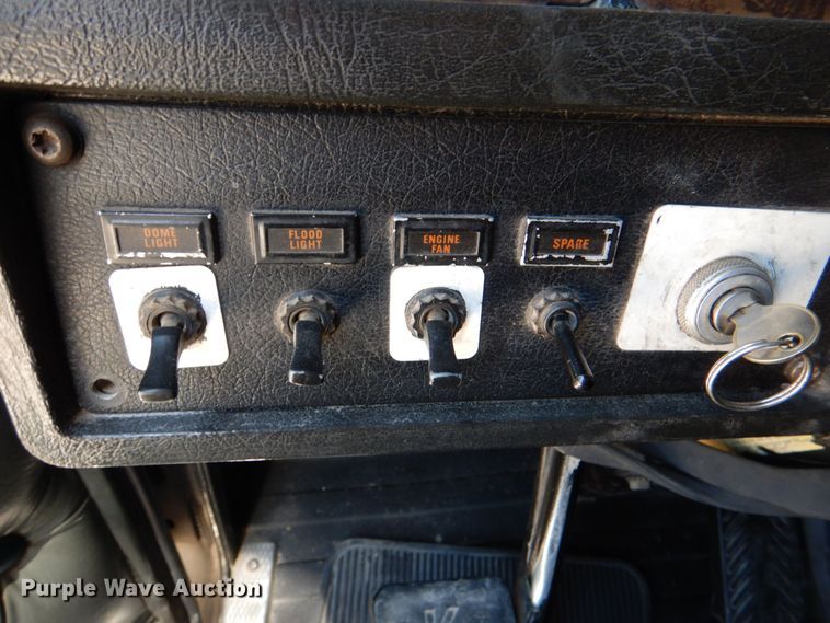 image for item KP9166 1996 Kenworth W900  semi truck