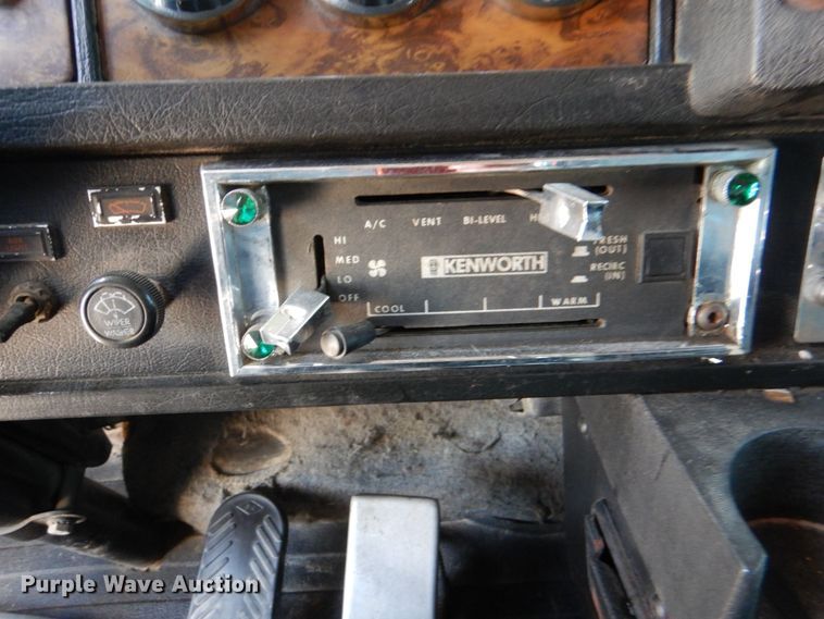 image for item KP9166 1996 Kenworth W900  semi truck