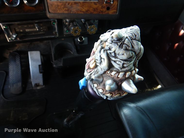 image for item KP9166 1996 Kenworth W900  semi truck