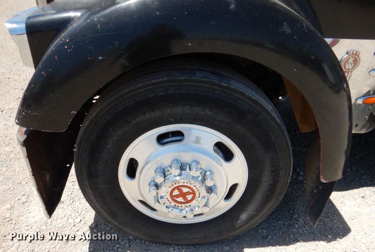 image for item KP9166 1996 Kenworth W900  semi truck