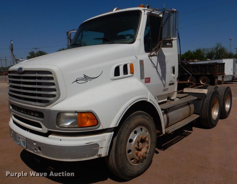 image for item KP9167 2001 Sterling AT9500  semi truck