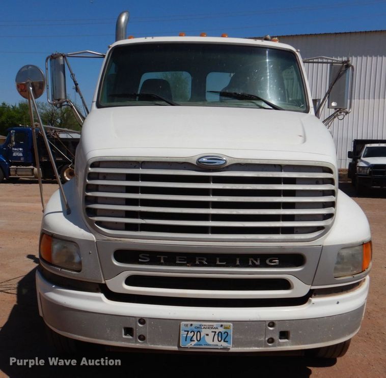 image for item KP9167 2001 Sterling AT9500  semi truck