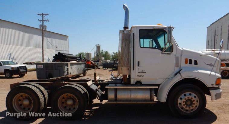 image for item KP9167 2001 Sterling AT9500  semi truck