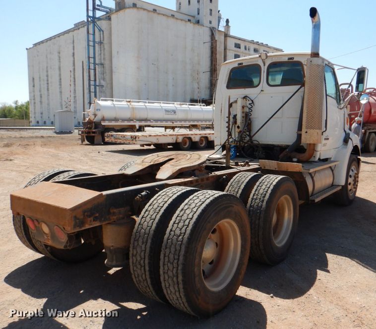 image for item KP9167 2001 Sterling AT9500  semi truck