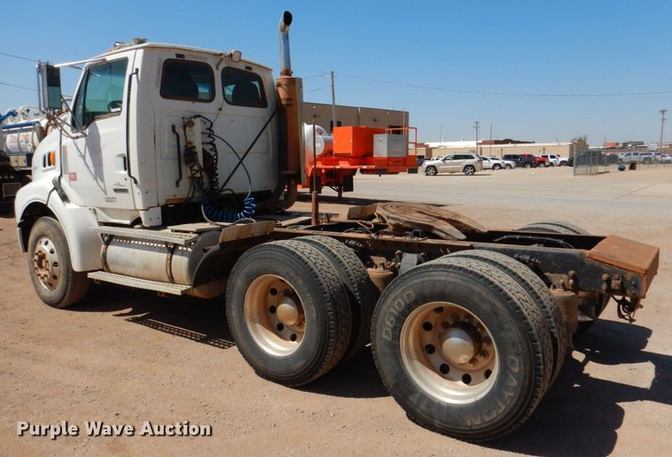 image for item KP9167 2001 Sterling AT9500  semi truck
