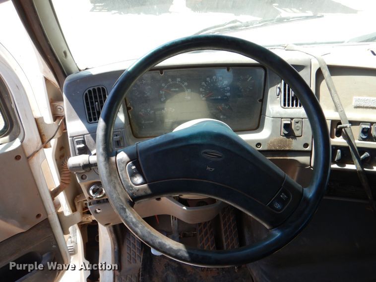 image for item KP9167 2001 Sterling AT9500  semi truck