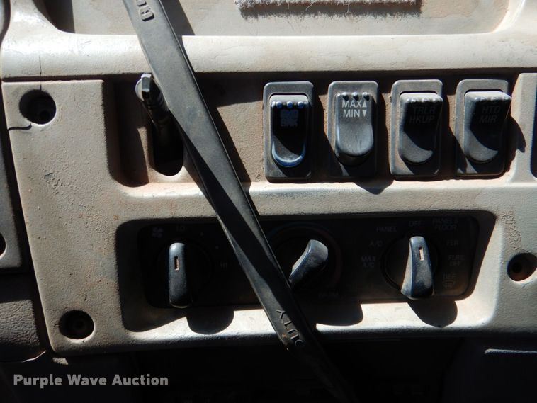 image for item KP9167 2001 Sterling AT9500  semi truck