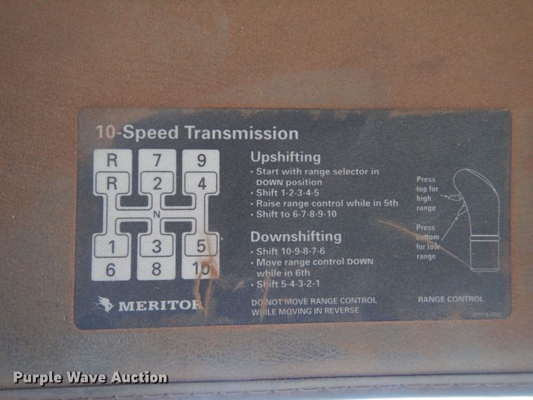 image for item KP9167 2001 Sterling AT9500  semi truck