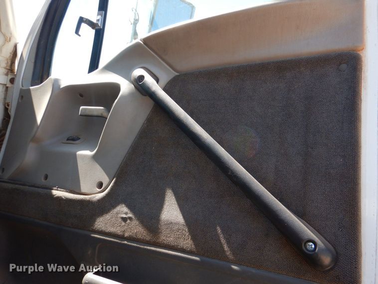 image for item KP9167 2001 Sterling AT9500  semi truck