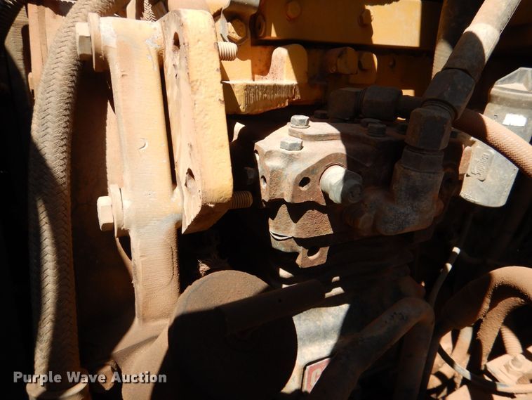 image for item KP9167 2001 Sterling AT9500  semi truck