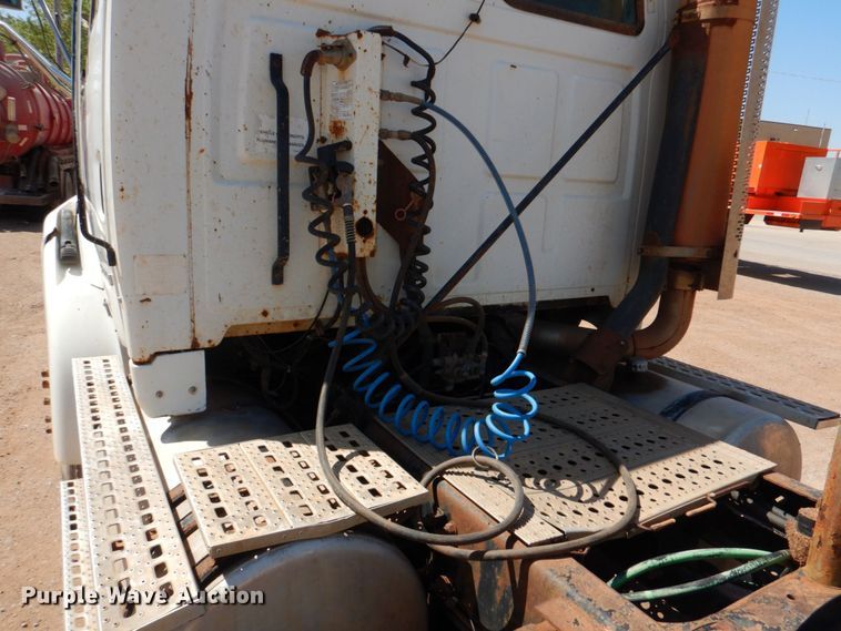 image for item KP9167 2001 Sterling AT9500  semi truck