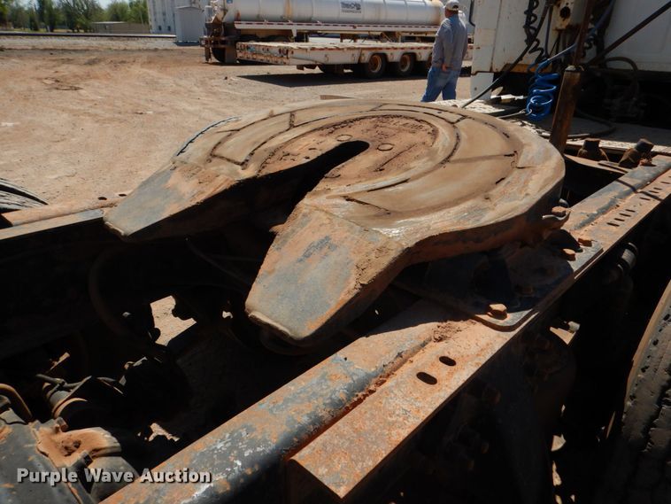 image for item KP9167 2001 Sterling AT9500  semi truck