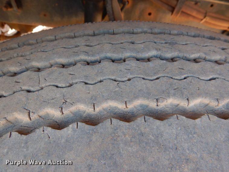 image for item KP9167 2001 Sterling AT9500  semi truck