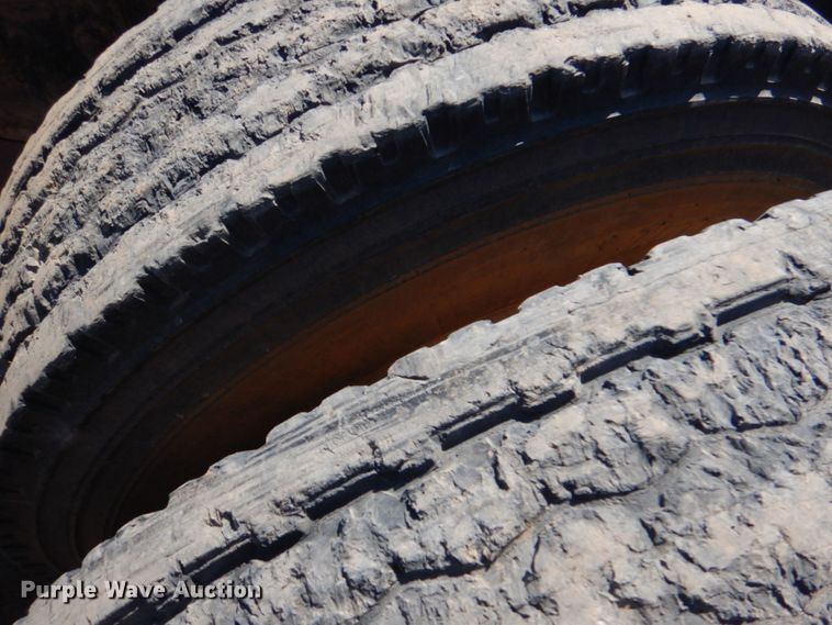 image for item KP9167 2001 Sterling AT9500  semi truck