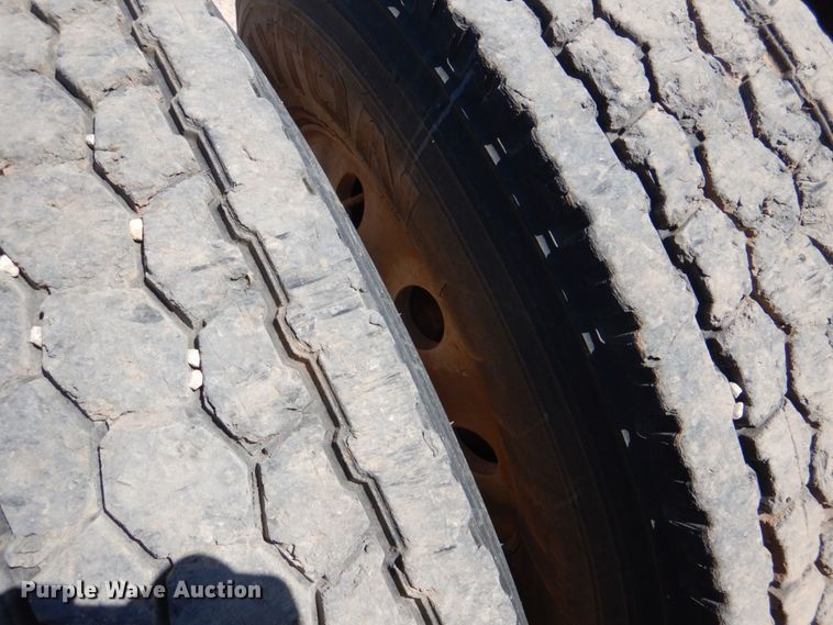 image for item KP9167 2001 Sterling AT9500  semi truck